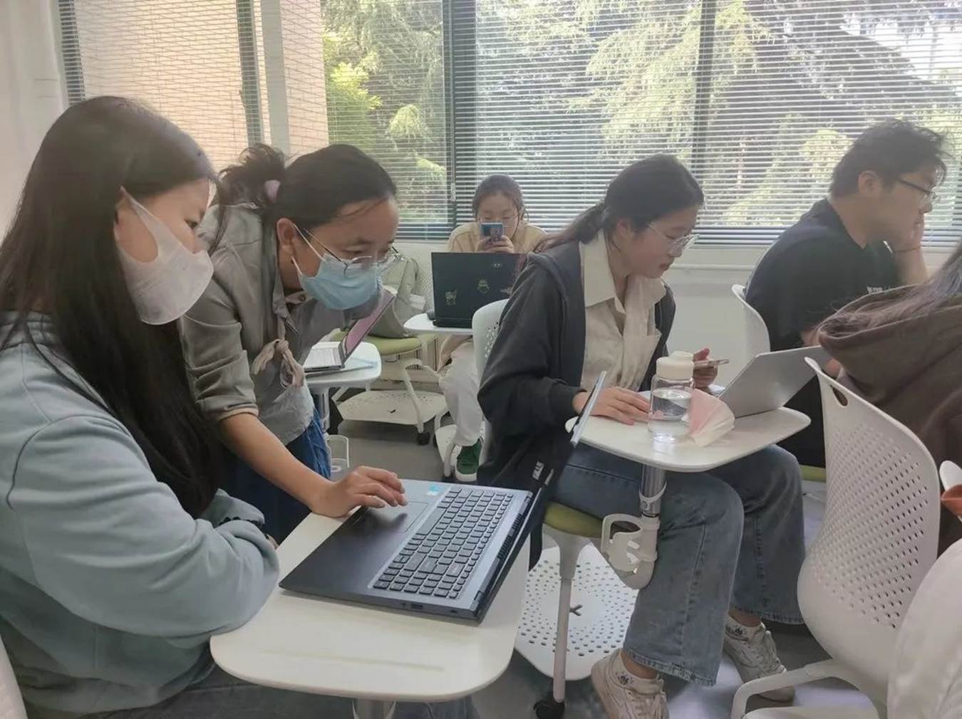 亚洲博彩app